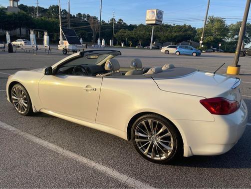 Photo 2 of 12 of 2011 INFINITI G37 Base